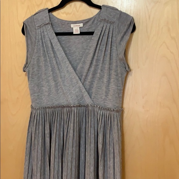 Sundance Grey V-neck Pleated Midi Dress - Picture 4 of 11
